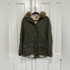 H&M olive green faux fur hooded parka coat size 6